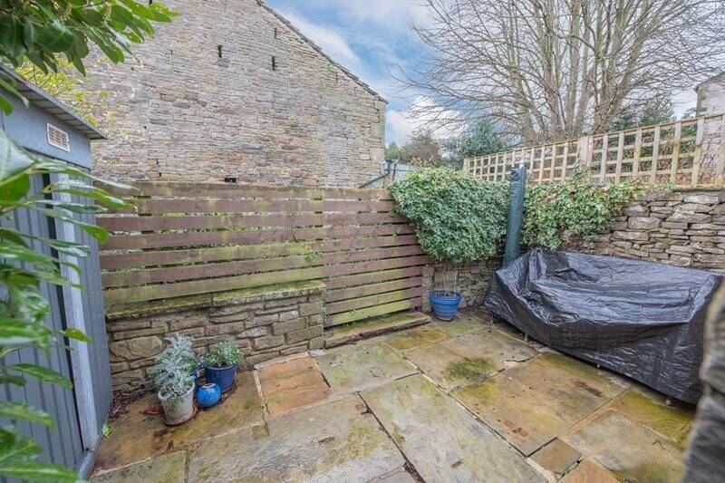Exceptional, Established Holiday Cottage in the picturesque village of Cononley Photo 15