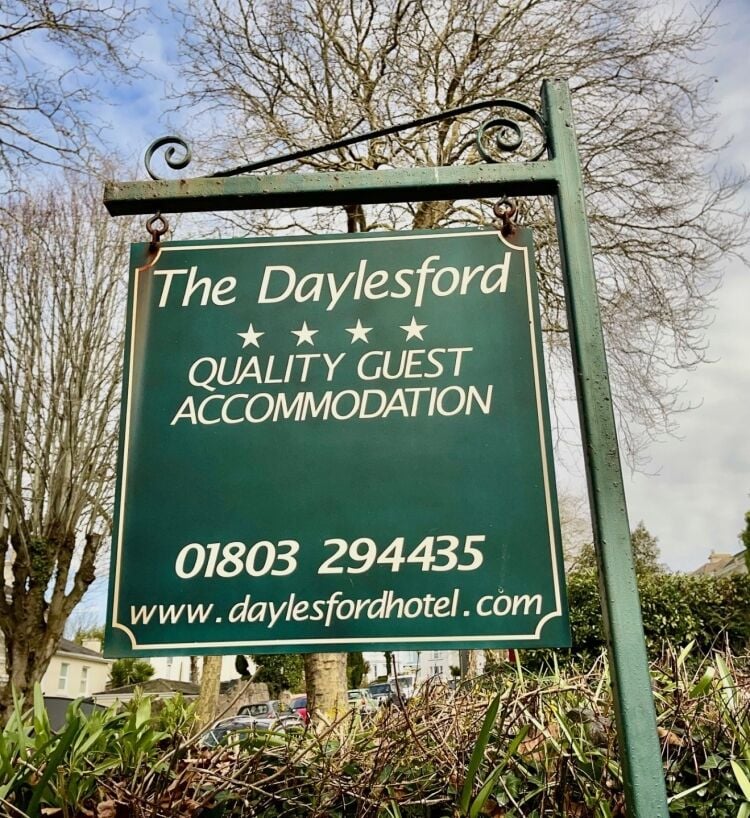 Freehold 7 Bedroom Guest House Located In Torquay, Devon