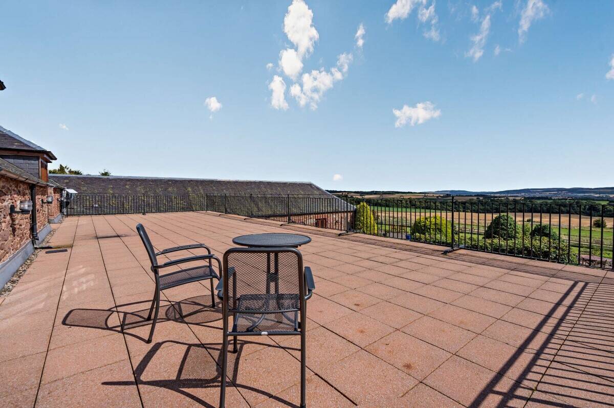 An exceptional house comprising 4 cottages (previously used as holiday rental), paddock and land. Photo 15