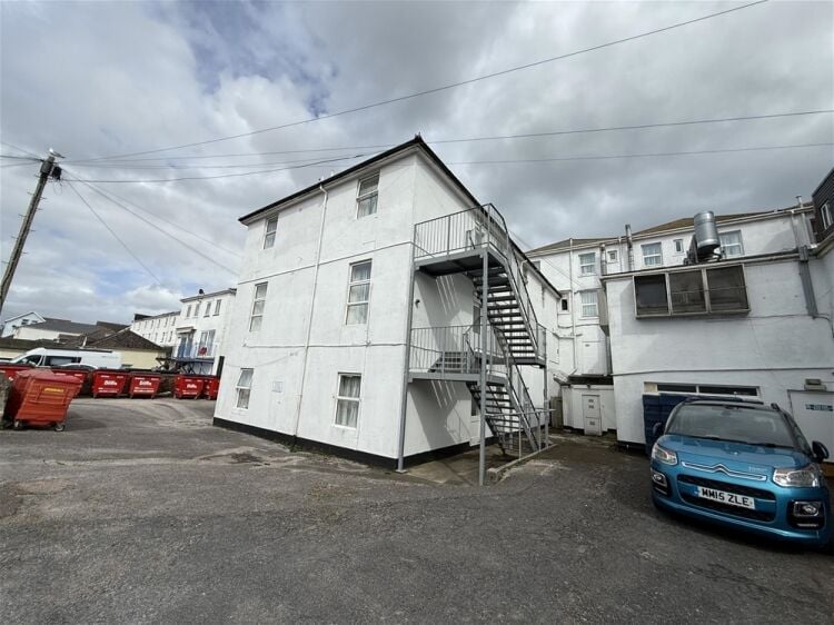 Prime seafront hotel within Torbay’s established resort of Paignton For Sale in Paignton Photo 14