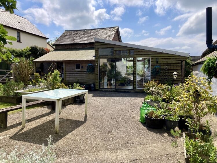 VERSATILE GUEST HOUSE offering WRITING RETREATS Photo 15