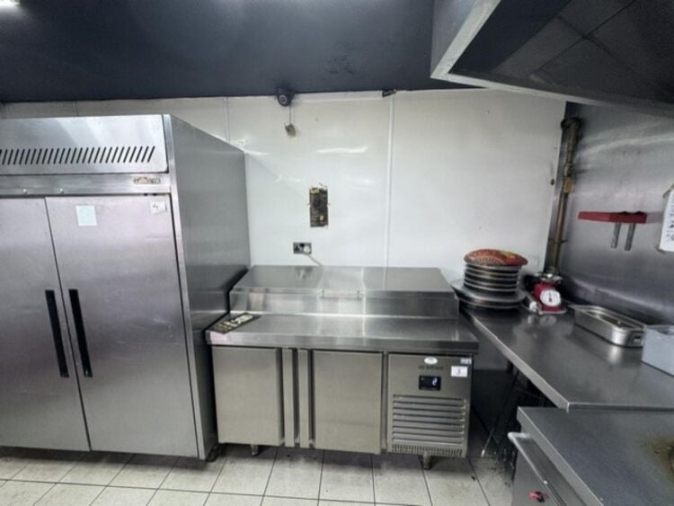 Leasehold Fast Food Takeaway Located In Castle Bromwich, Birmingham Photo 15