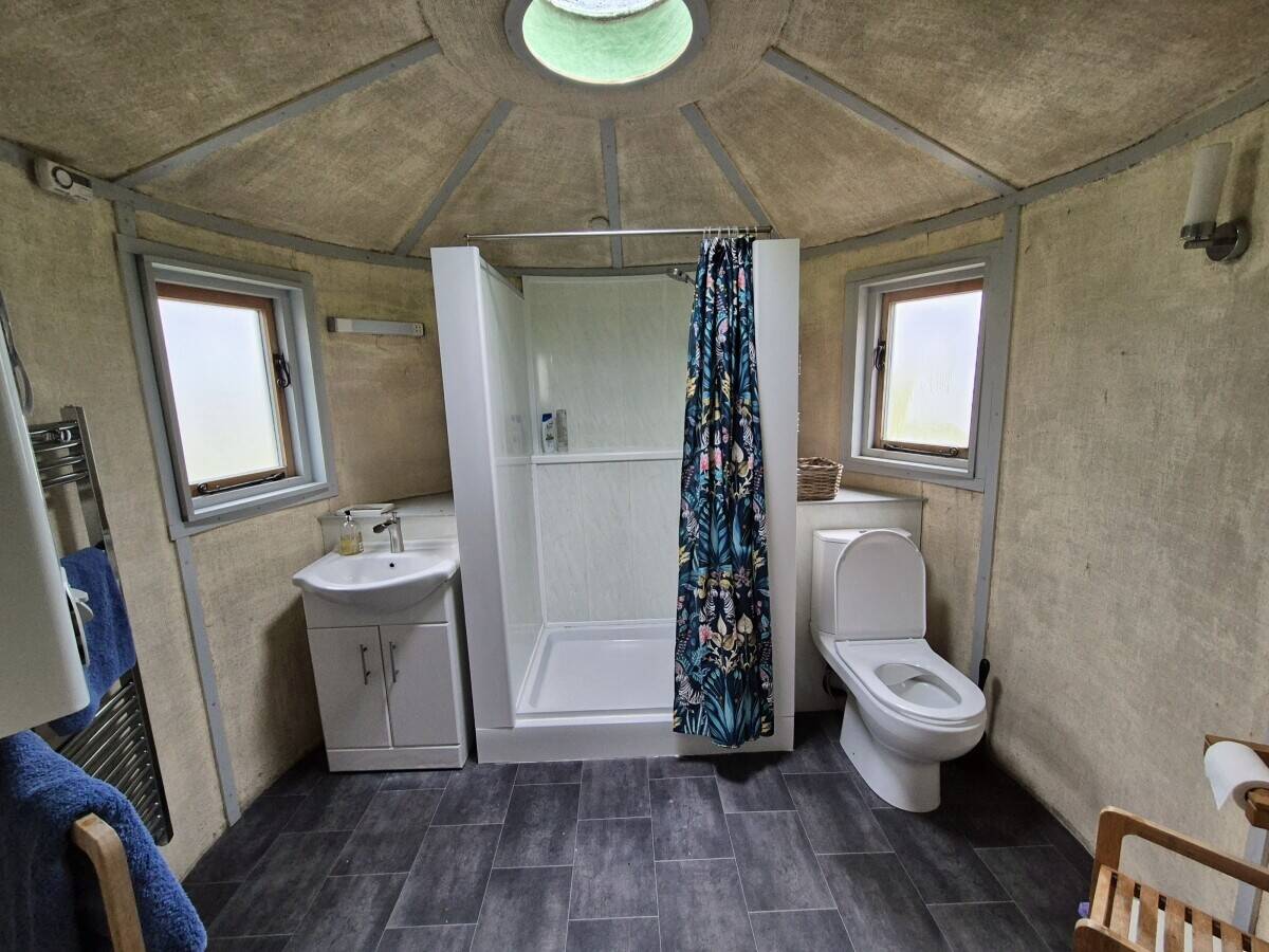 CUMBRIA - HISTORIC PUBLIC HOUSE WITH LOG CABIN AND YURT ACCOMMODATION