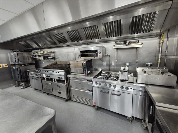 Licenced Trade, Pubs & Clubs For Sale in Leeds Photo 15