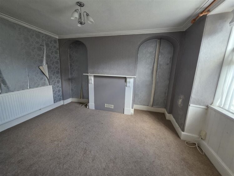 Auction Lot: Spacious Detached 3-Bedroom House with adjoining Workshop & Ample Parking For Sale in Newton Abbot