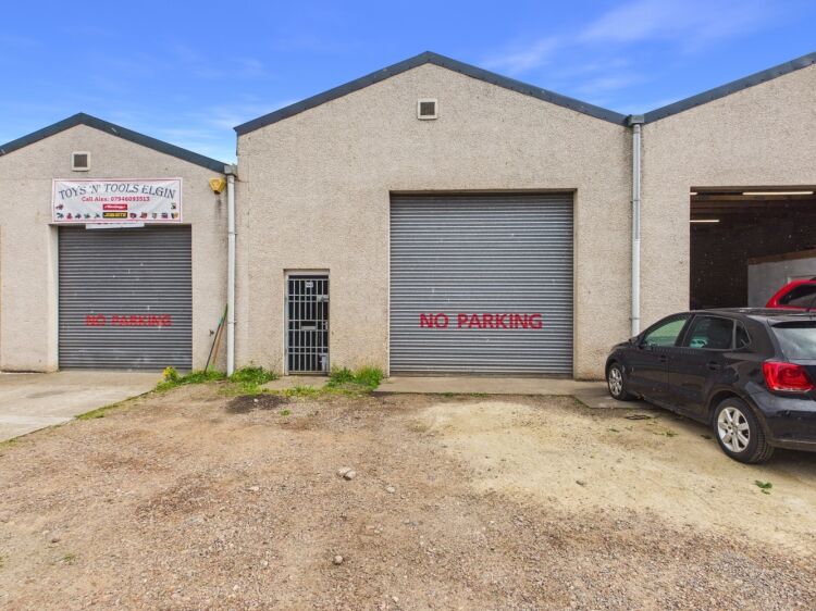 Three-Phase Powered Elgin Industrial Unit Available To Lease Photo 15