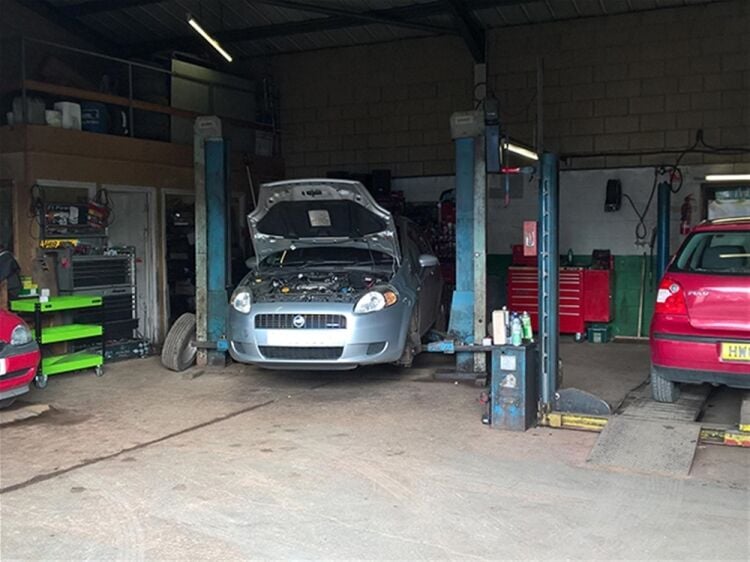 WELL ESTABLISHED MOT & GARAGE SERVICES - GLOUCESTERSHIRE Photo 2
