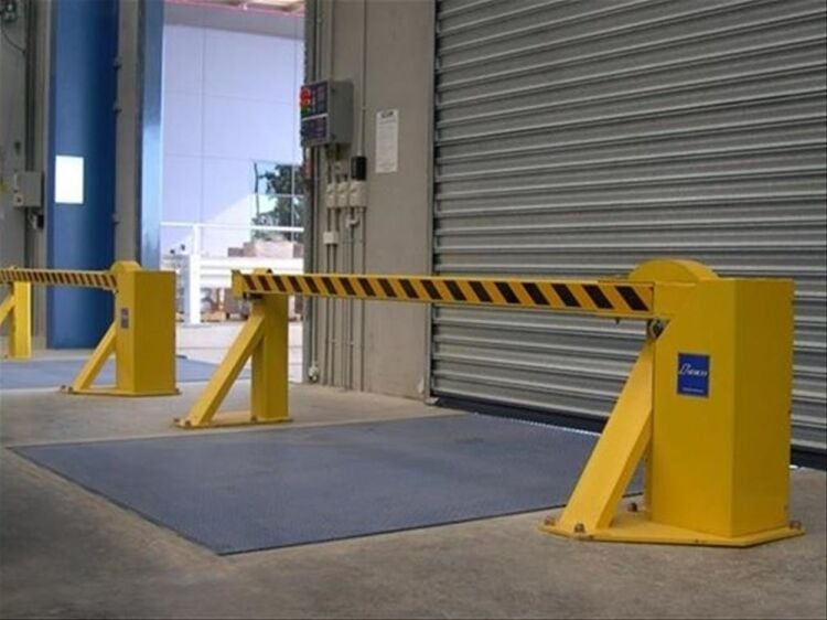 INDUSTRIAL DOOR AND LOADING BAY SYSTEMS