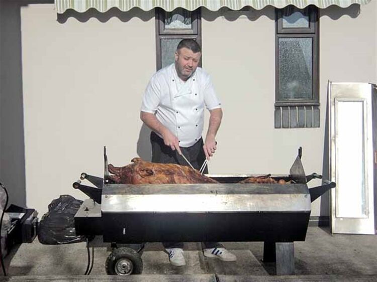 POPULAR MOBILE SPIT ROAST BUSINESS