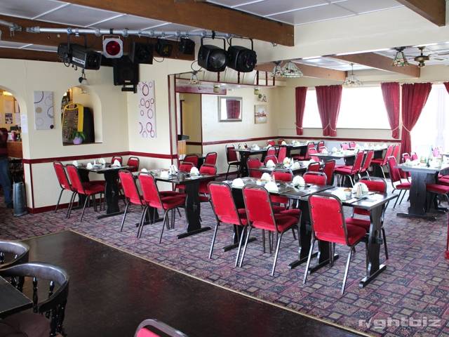 CARMARTHENSHIRE - SUBSTANTIAL WELL APPOINTED PUBLIC HOUSE & RESTAURANT Photo 2