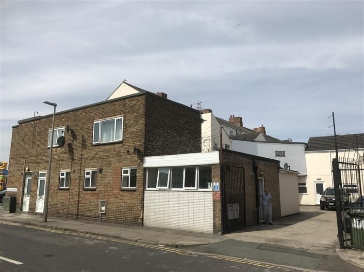 HOME FURNISHINGS SUPERSTORE WITH RESIDENTIAL LETTING APARTMENTS IN GRIMSBY TOWN CENTRE