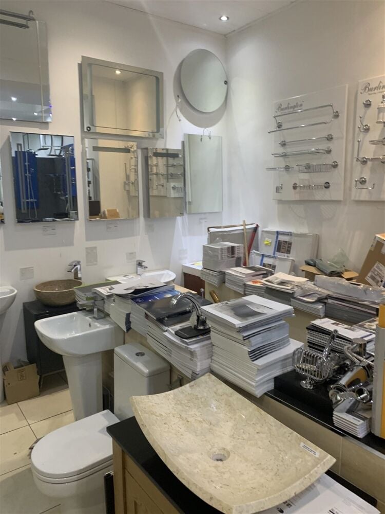 BESPOKE BATHROOM SALES & FITTING CENTRE IN EDINBURGH SUBURB