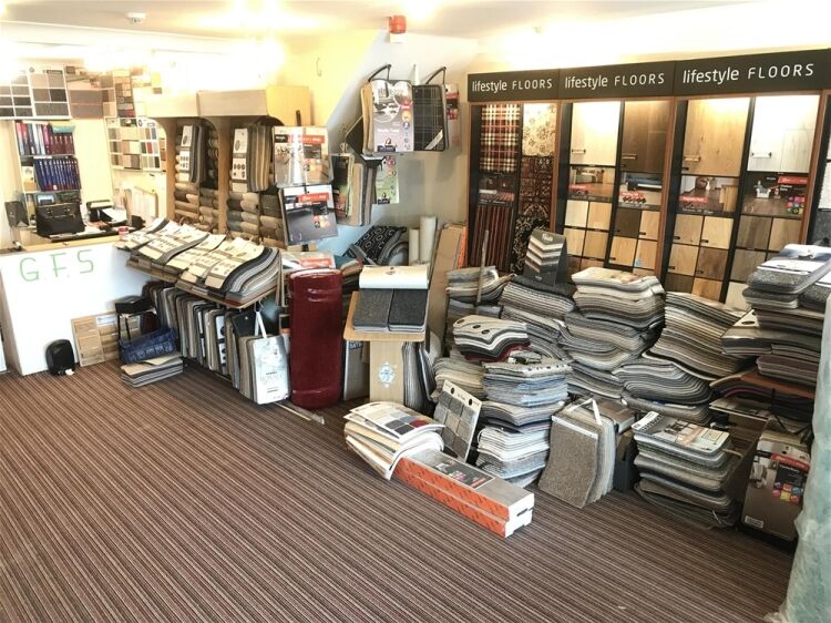 CARPETS & FLOORING SALES & FITTING CENTRE IN LEEDS SUBURB