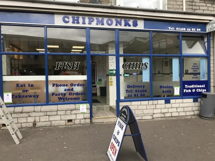TRADITIONAL FISH & CHIP & TAKEAWAY IN STREET TOWN CENTRE Photo 2