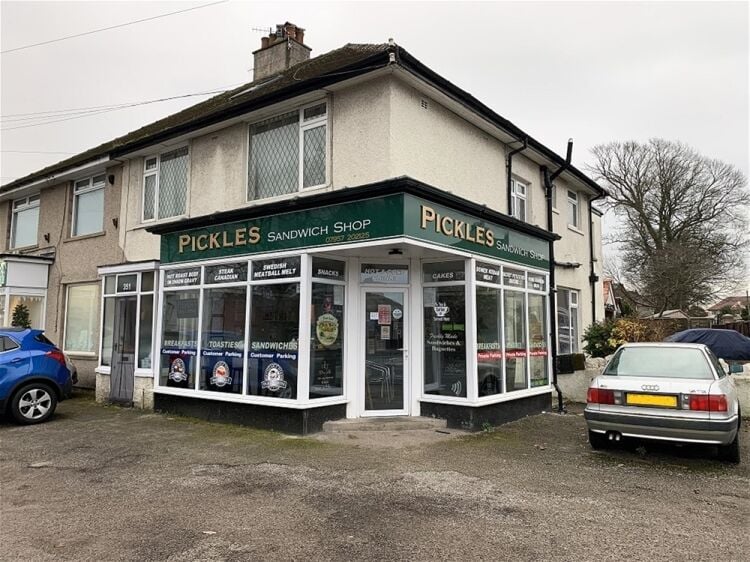 VIRTUALLY FREEHOLD SANDWICH & COFFEE BAR IN MORECAMBE Photo 2