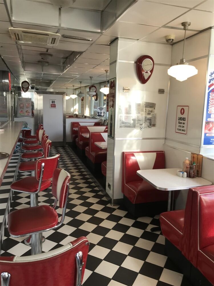 STYLISH DINER WITH TAKEAWAY & DELIVERIES  IN DUNDEE CITY CENTRE Photo 2