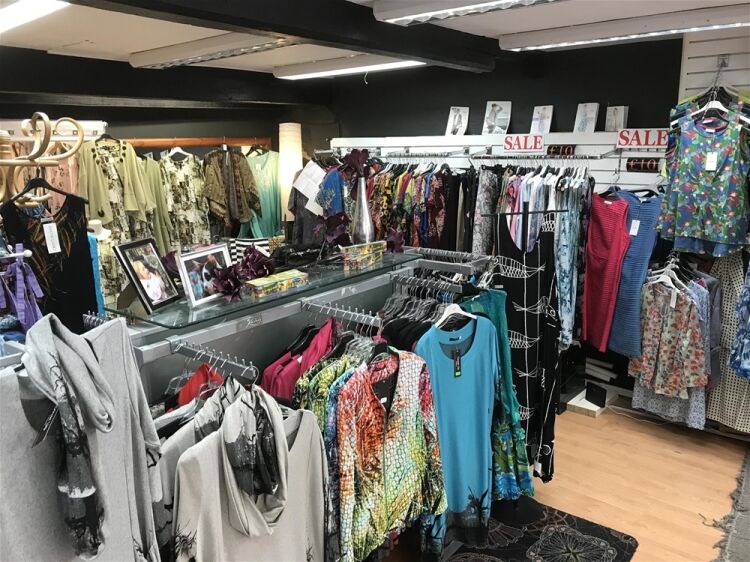 LADIES FASHION CLOTHING & ACCESSORIES EMPORIUM IN SKIPTON TOWN CENTRE Photo 2
