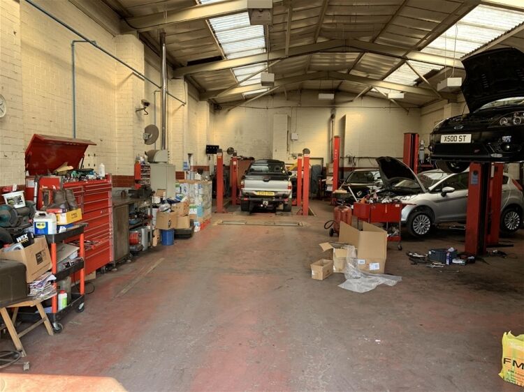 MOT TESTING & REPAIRS CENTRE IN SCUNTHORPE