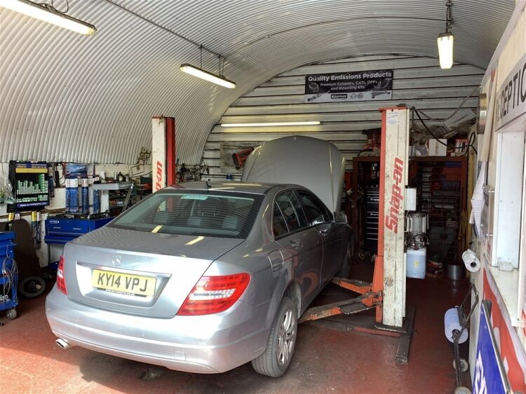 MOT TESTING & REPAIRS CENTRE WITH QUALITY USED AUTO SALES IN KINGSTON UPON HULL
