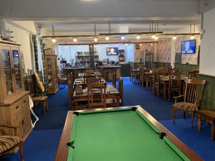 FREEHOLD B&B OR SELF CATERING APARTMENTS WITH LICENSED BAR & RESTAURANT IN PEMBROKE DOCK Photo 2