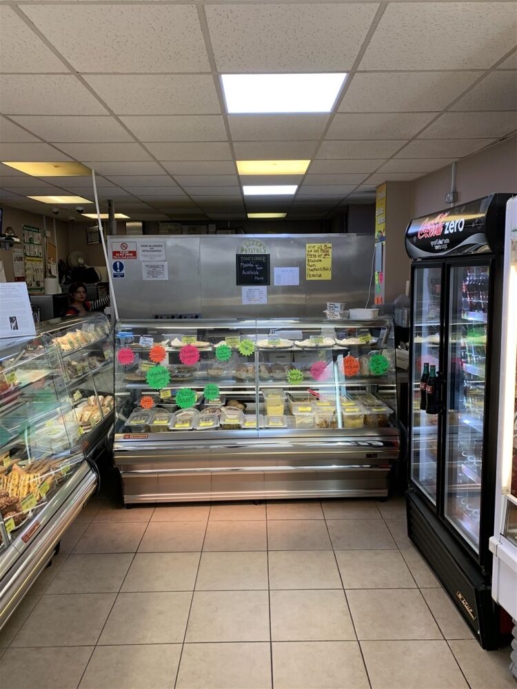 TRADITIONAL RETAIL; CRAFT BAKERY & SANDWICH BAR IN BEDFORD TOWN CENTRE Photo 2