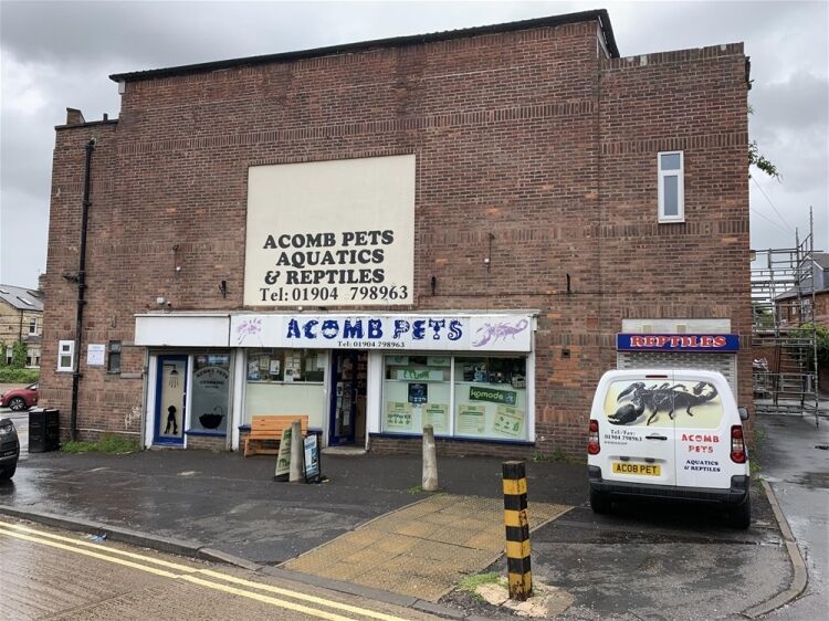 LIVE PETS & SUPPLIES EMPORIUM IN YORK SUBURB Photo 2
