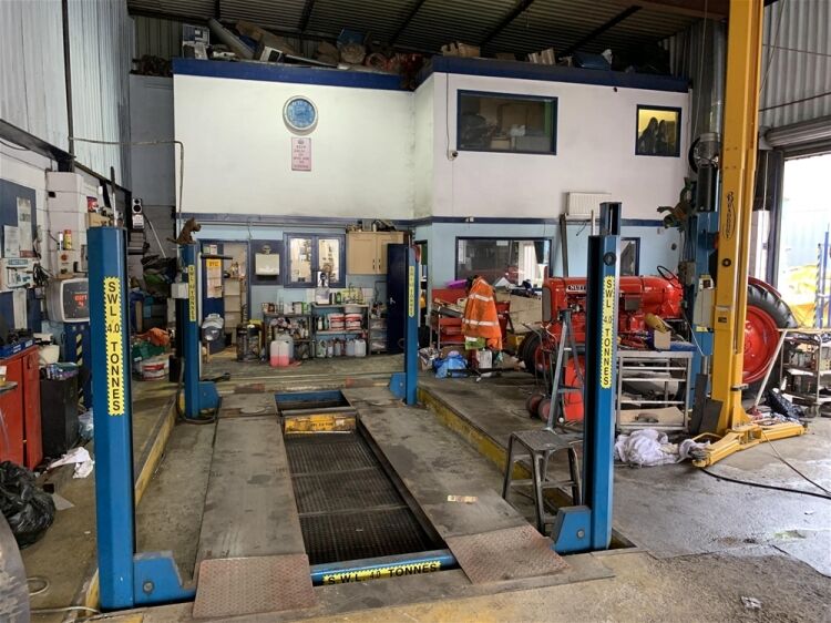 Under Offer: MOT TESTING & REPAIRS CENTRE IN SHEFFIELD Photo 2