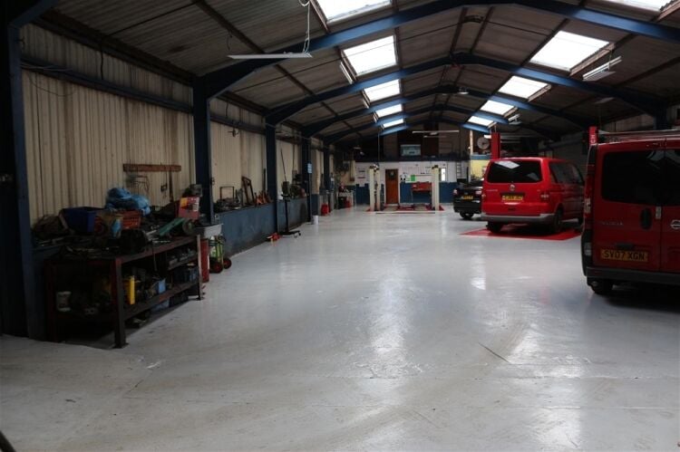 FREEHOLD MOT TESTING & REPAIRS CENTRE IN THE SOUTH WALES M4 CORRIDOR