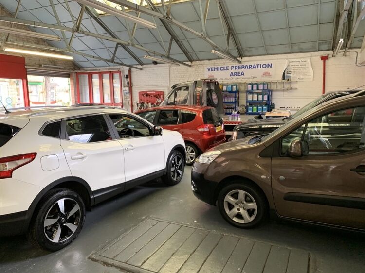 QUALITY USED AUTO SALES BUSINESS IN BRIDLINGTON Photo 2