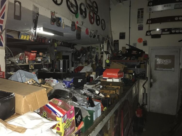 RETAIL & WHOLESALE VEHICLE PARTS & ACCESSORIES BUSINESS IN BIRMINGHAM Photo 2
