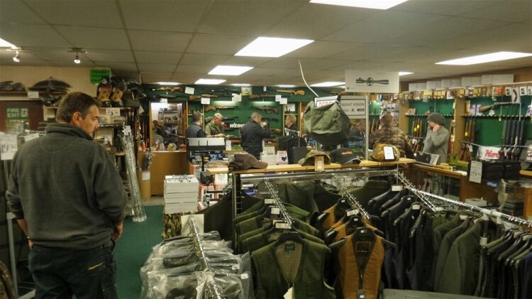 FULLY LICENSED GUNSMITH / GUN SHOP IN WEST BROMWICH