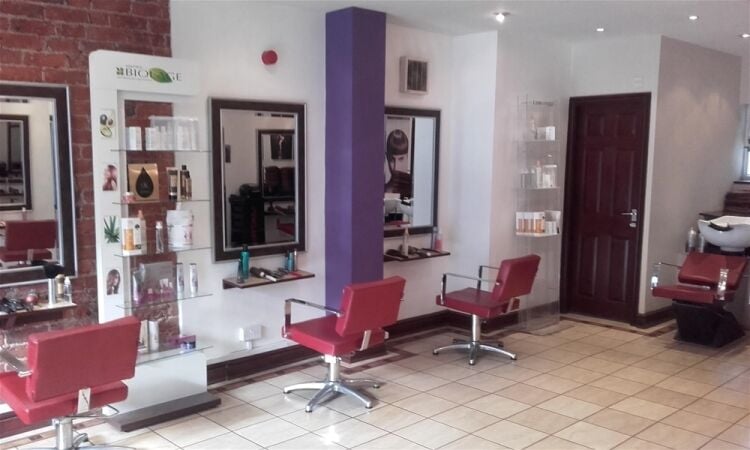 STYLISH UNISEX HAIR SALON ON GOLBORNE HIGH STREET