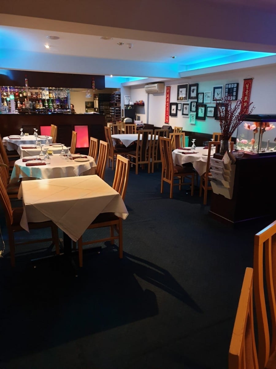 Established Chinese restaurant in Woking Photo 2