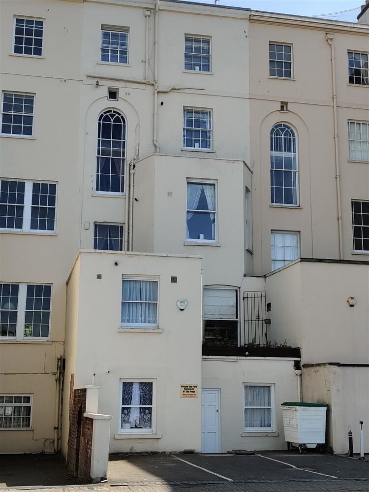 HOTEL IN THE BEAUTIFUL SPA TOWN OF CHELTENHAM
