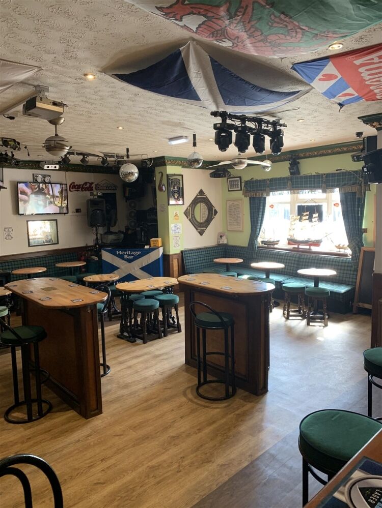 FREEHOLD PUBLIC HOUSE busy central location KIRKCALDY