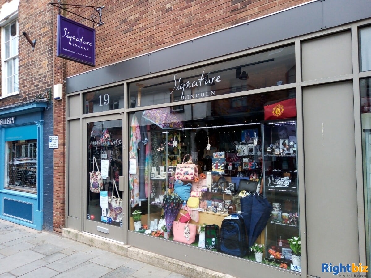 Well Established Handbag and Accessories Store in Lincoln. Premium Bailgate Location
