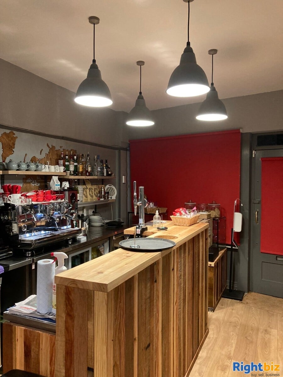 DELIGHTFUL COSY CAFÉ IN ENFIELD, N21 Photo 2