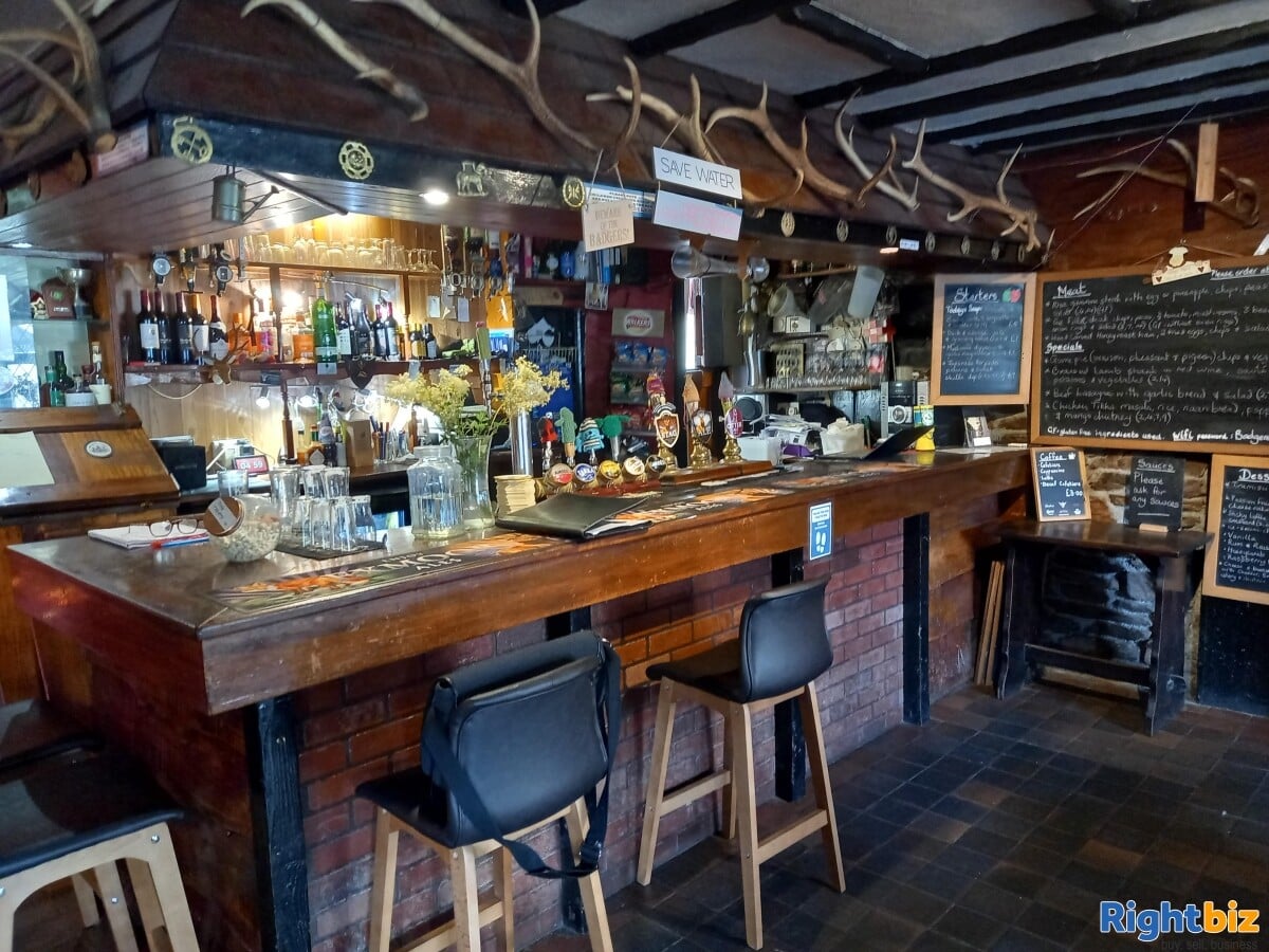 SOMERSET - EXMOOR NATIONAL PARK FREEHOUSE WITH HOLIDAY COTTAGE & BARN