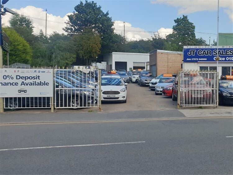 WELL ESTABLISHED CAR SALES & GARAGE BUSINESS - NOTTINGHAMSHIRE Photo 2