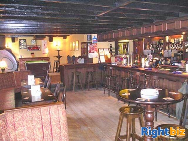 CEREDIGION - COASTAL VILLAGE PUBLIC HOUSE & RESTAURANT SURROUNDED BY A LARGE NUMBER OF HOLIDAY PARKS