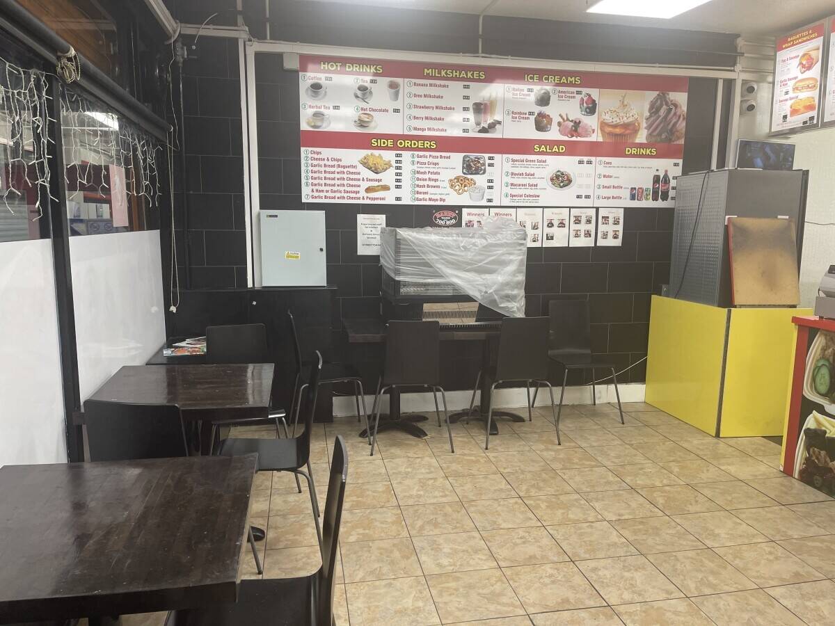 Pizza shop Takeaway with sitting area  for sale leasehold Photo 2