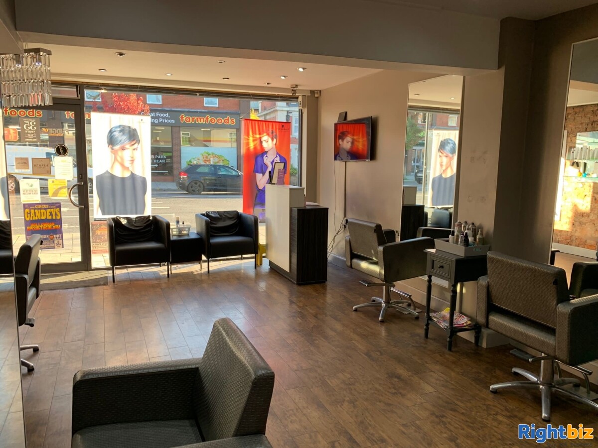 FREEHOLD BUILDING AND BUSINESS FOR SALE IN PRESTWICH