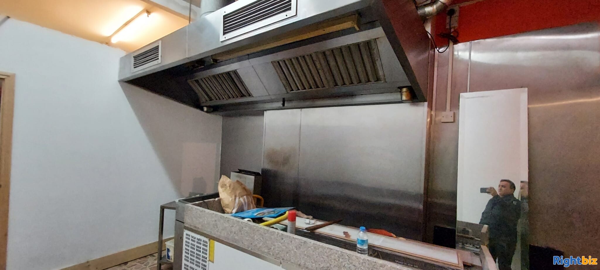 One A3 Licence user (Burgar,Pizza,Kebab,Grills) Restaurant will be Rent Photo 2