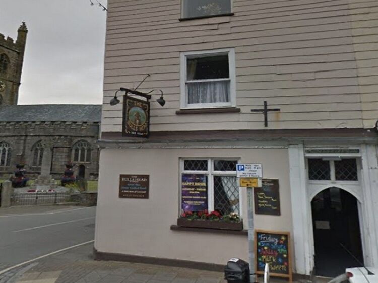 Popular Bistro with Living Accommodation For Sale