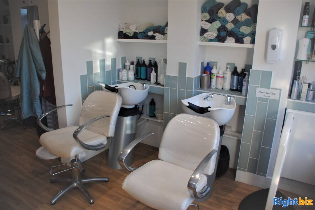 Leasehold hairdressers for sale Ipswich £10,000 Photo 2