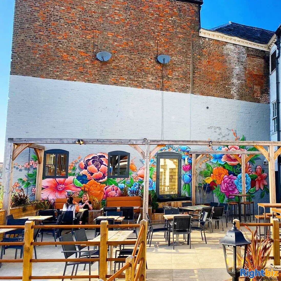 Fully equipped Kitchen Concession in well established town centre bar