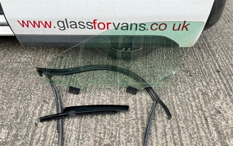 VEHICLE WINDOW REPLACEMENT COMPANY based PRESTON AREA