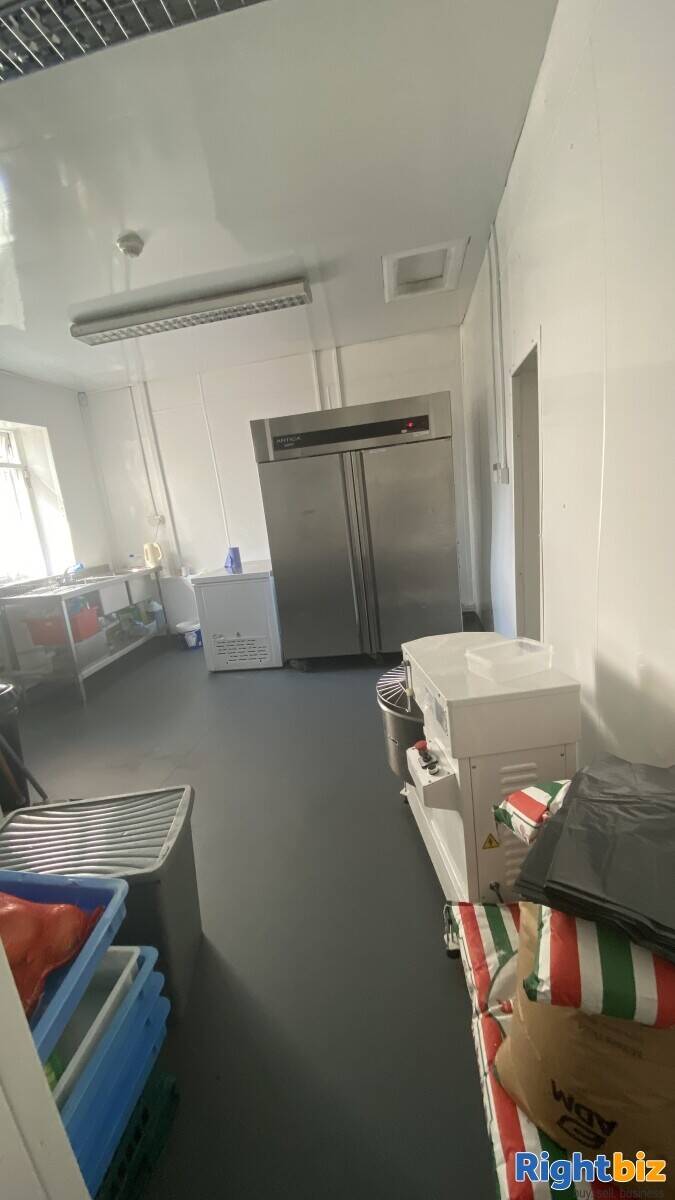 Leasehold  Pizzeria take away  in Durham