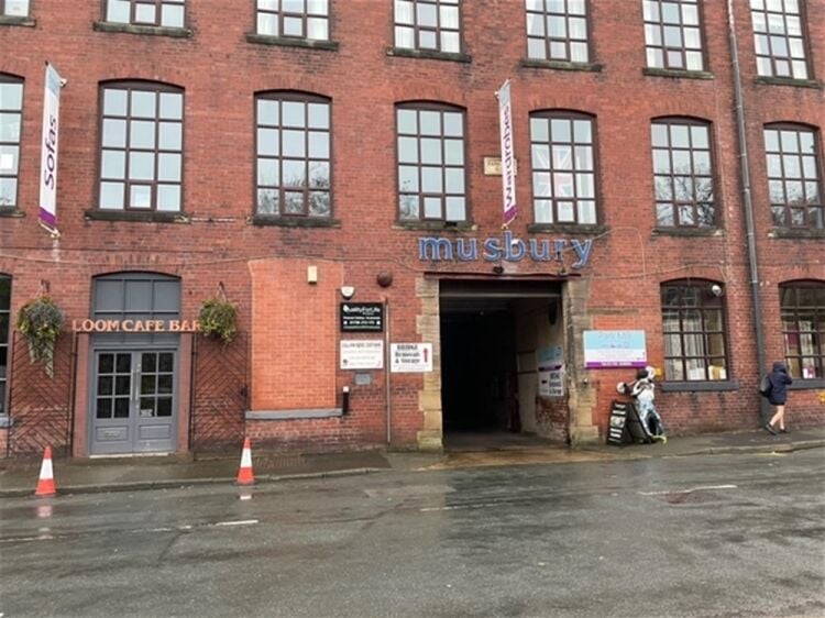RETAILER OF CURTAINS, BLINDS, SOFT FURNISHINGS, AND WALLCOVERINGS