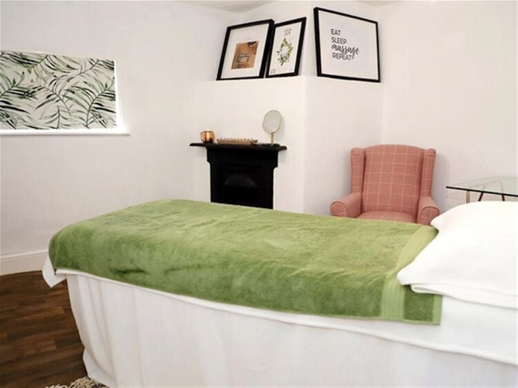 SUCCESSFUL, CUTTING EDGE BEAUTY SALON - BEDFORDSHIRE Photo 2